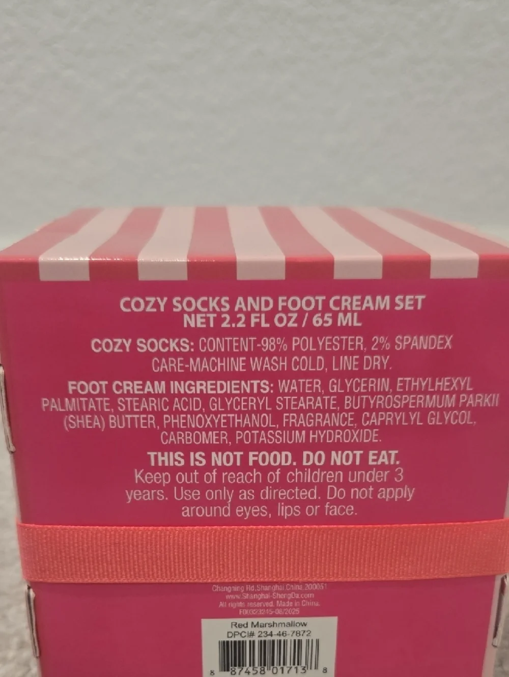 Marshmallow-Scented Foot Cream & Cozy‎ Socks Set - Pink